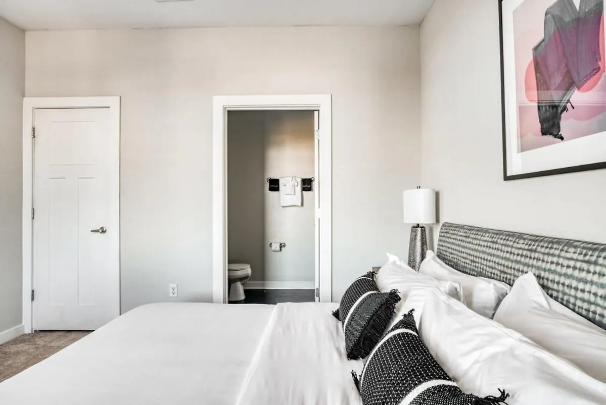 Apartment Two Cozysuites Modern Music Row Condos W Parking Nashville United States